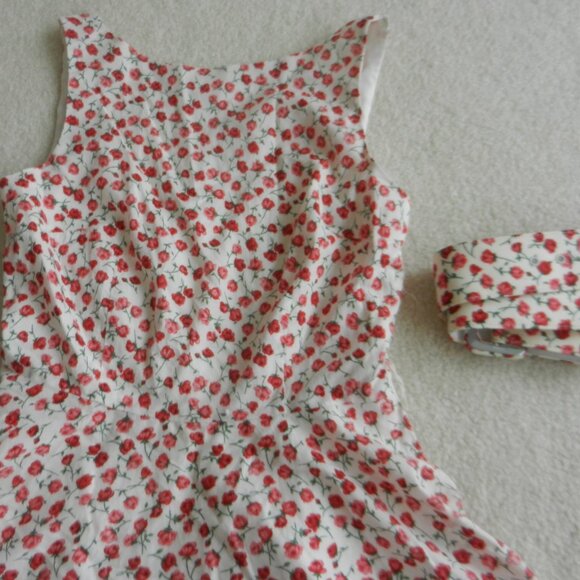 Adorable, summer sleeveless red floral dress, size 6, by MODA INT'L - Picture 5 of 9